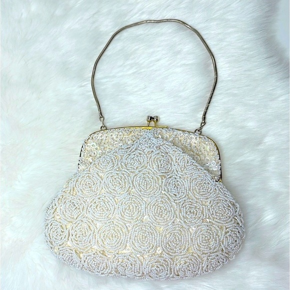 Vintage Handbags - Mid Century Vintage Beaded Sequin Kisslock Evening Handbag Snake Chain Purse